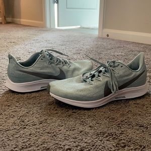 Nike Zoom Tennis shoes